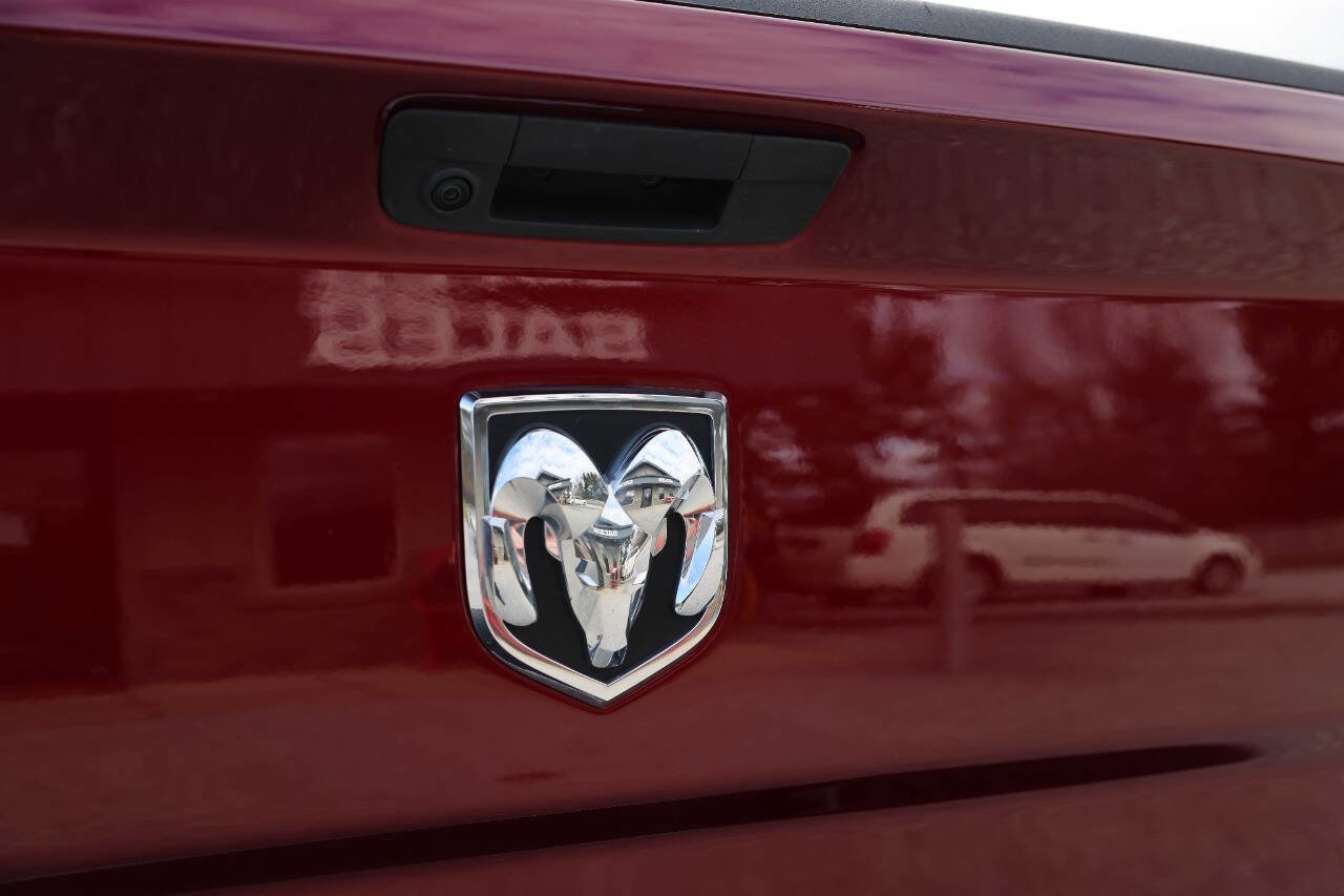 Used 2024 RAM 1500 Classic SLT AWD/4WD image 28
