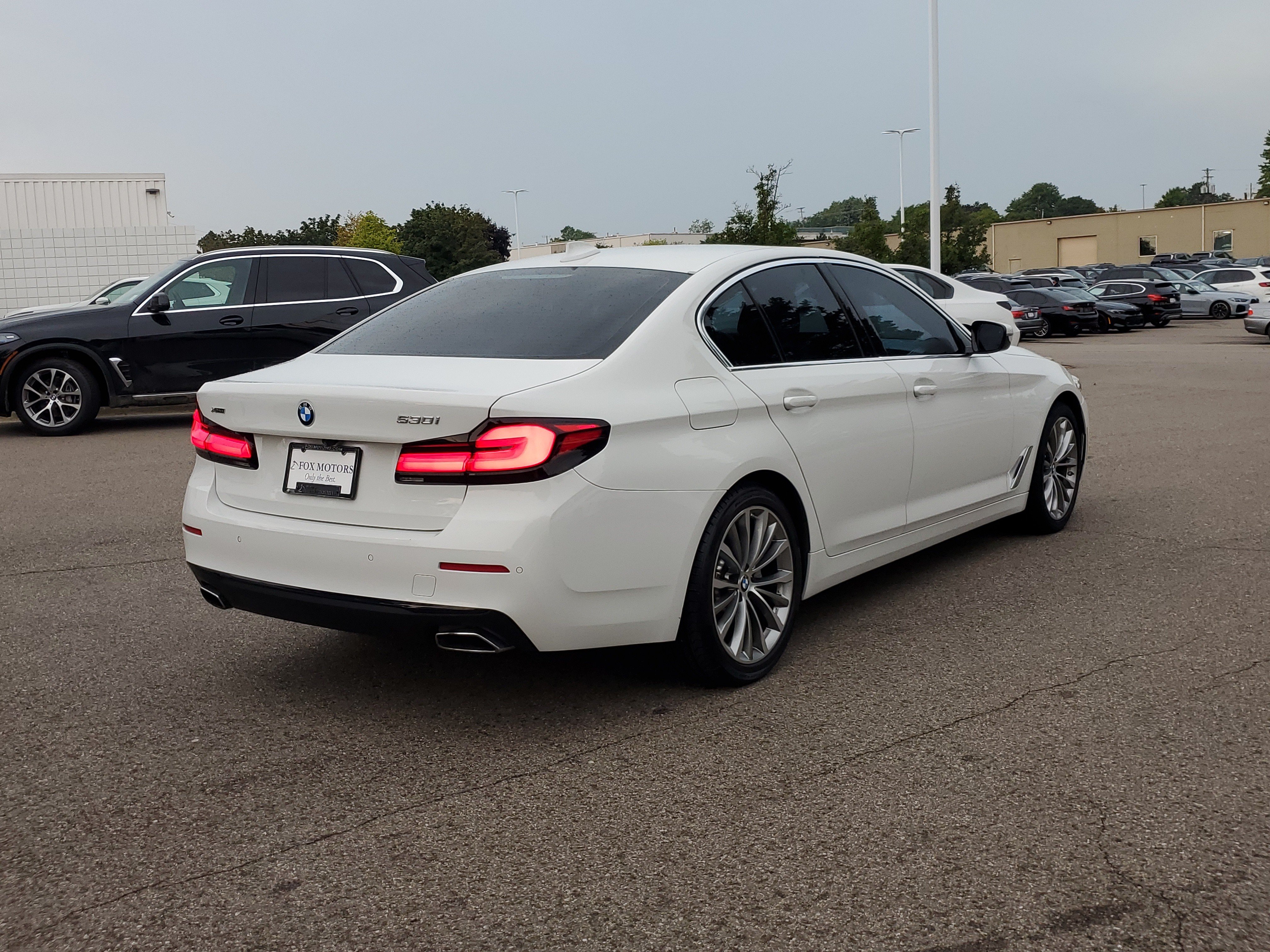 Certified 2023 BMW 530i xDrive w/ Premium Package AWD/4WD image 5