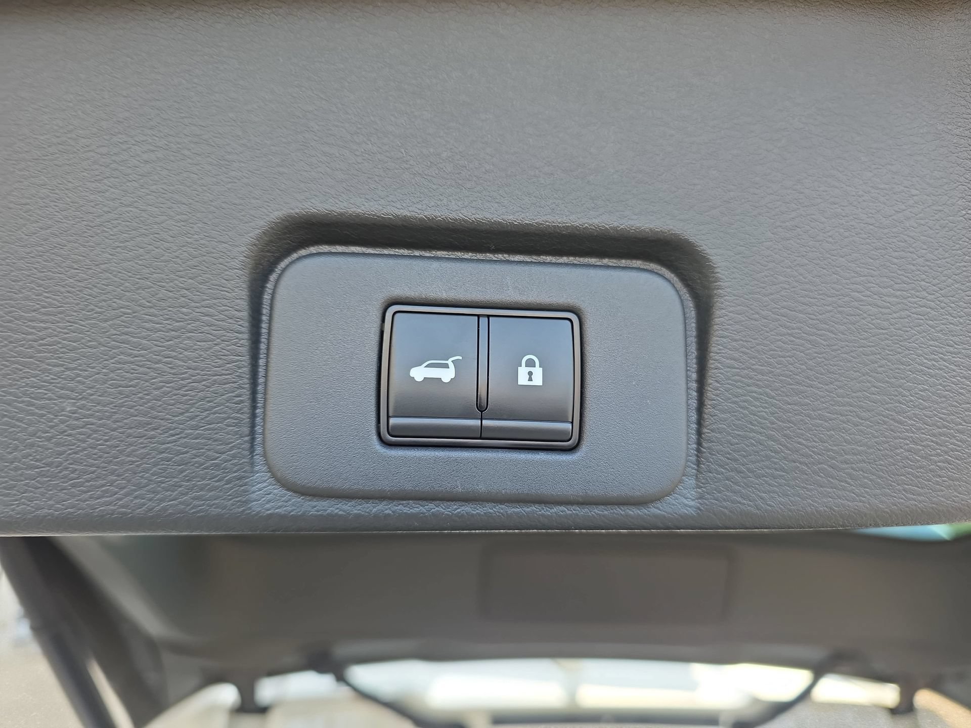 Used 2023 Nissan Rogue Platinum w/ Platinum Premium Package FWD image 13