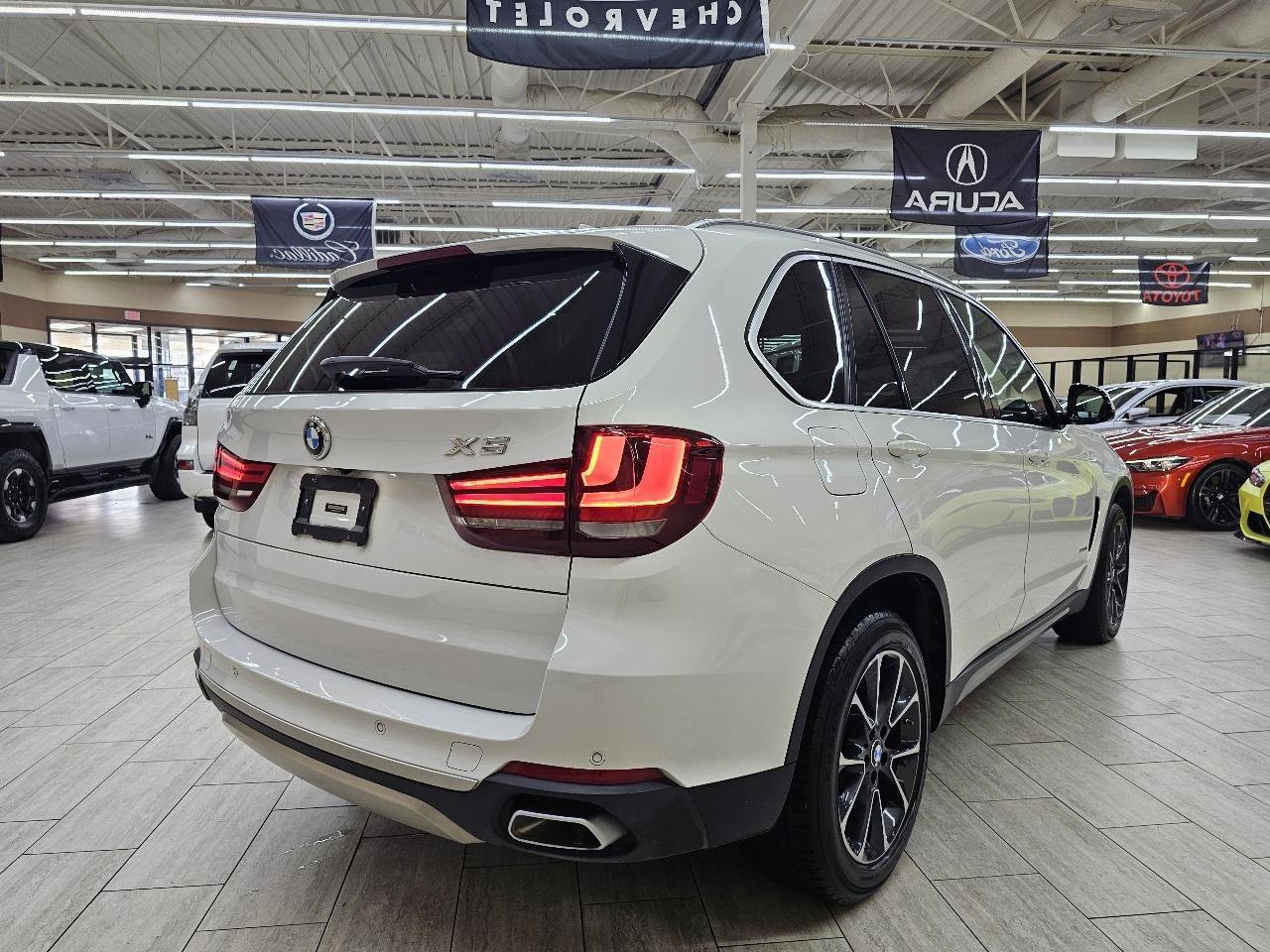Used 2018 BMW X5 xDrive35i w/ M Sport Package AWD/4WD image 7