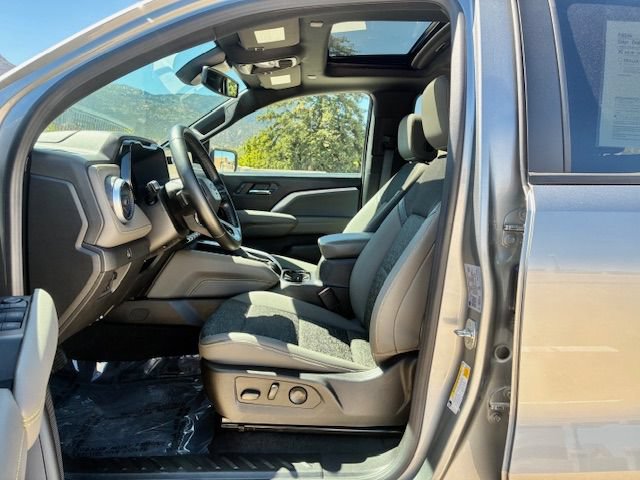 Used 2024 Chevrolet Colorado ZR2 w/ Safety Package AWD/4WD image 12