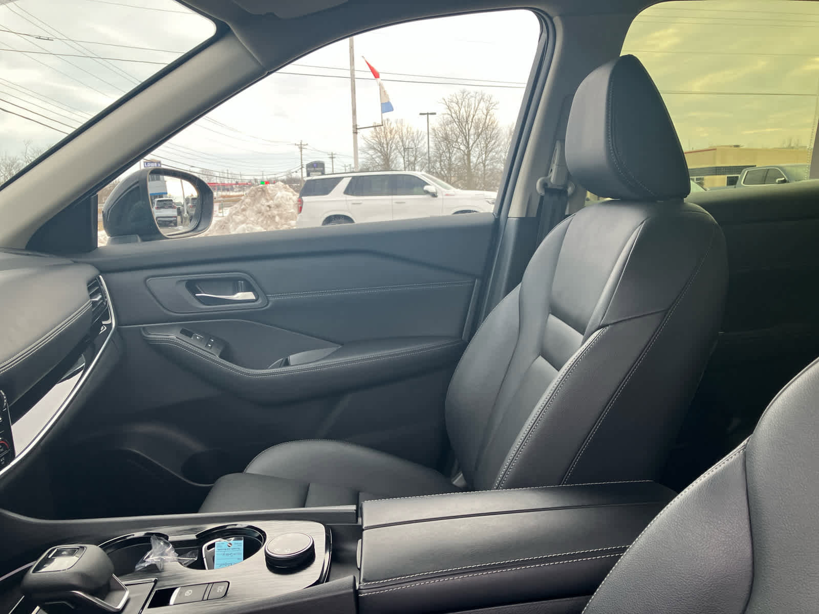 Used 2024 Nissan Rogue SL image 10