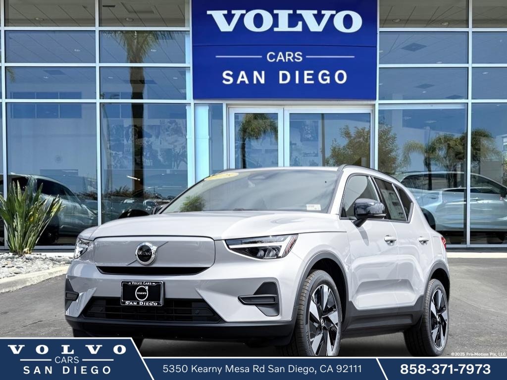 New 2025 Volvo EX40 Core w/ Climate Package
