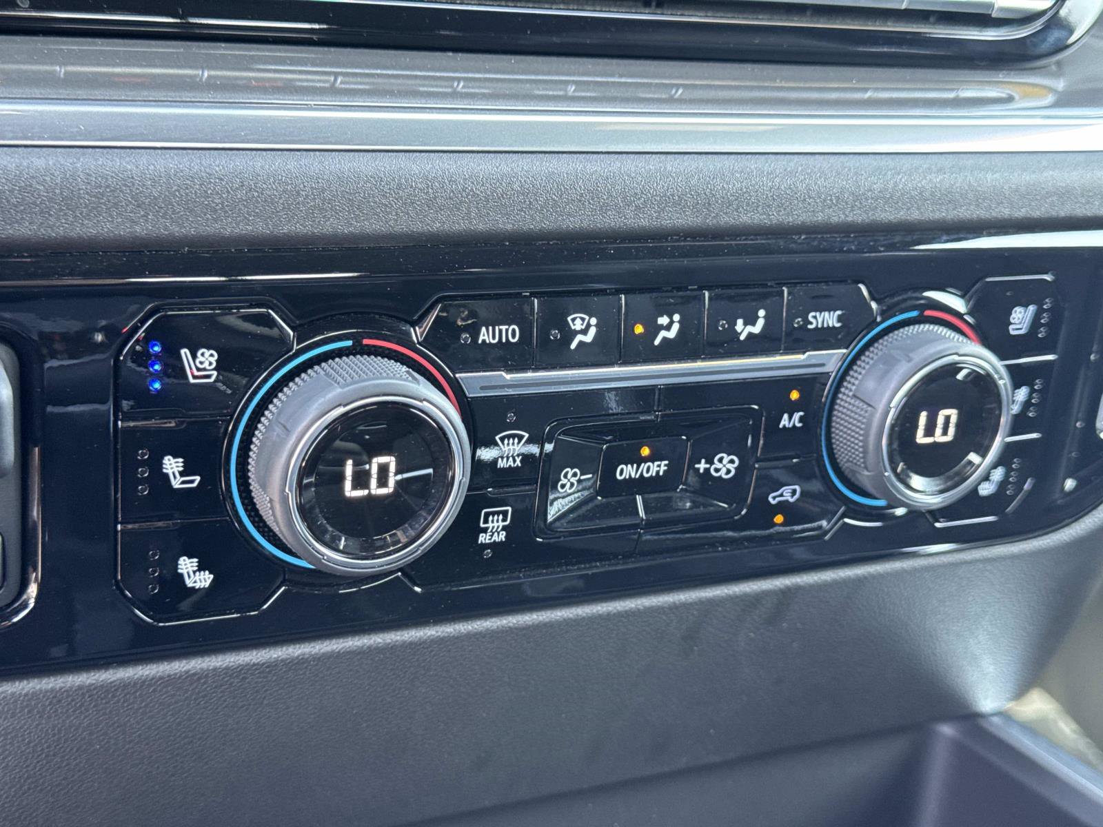 Used 2025 Chevrolet Silverado 1500 High Country w/ High Country Premium Package image 16