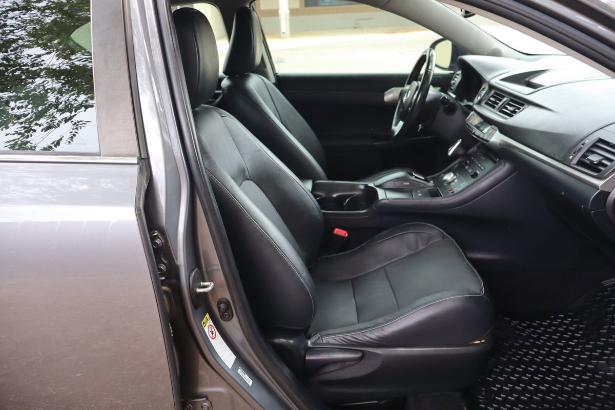 Used 2012 Lexus CT 200h Premium w/ Leather Pkg FWD image 22