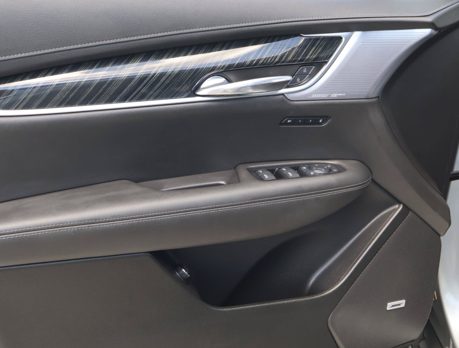Certified 2025 Cadillac XT6 Premium Luxury FWD image 21