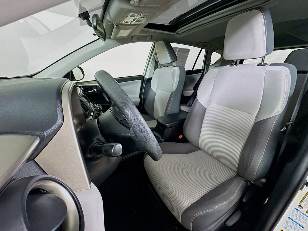 Used 2014 Toyota RAV4 XLE AWD/4WD image 2