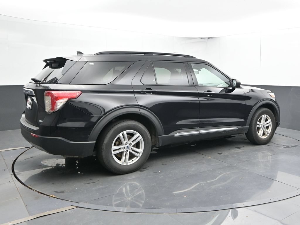 Used 2020 Ford Explorer XLT w/ Equipment Group 202A AWD/4WD image 3