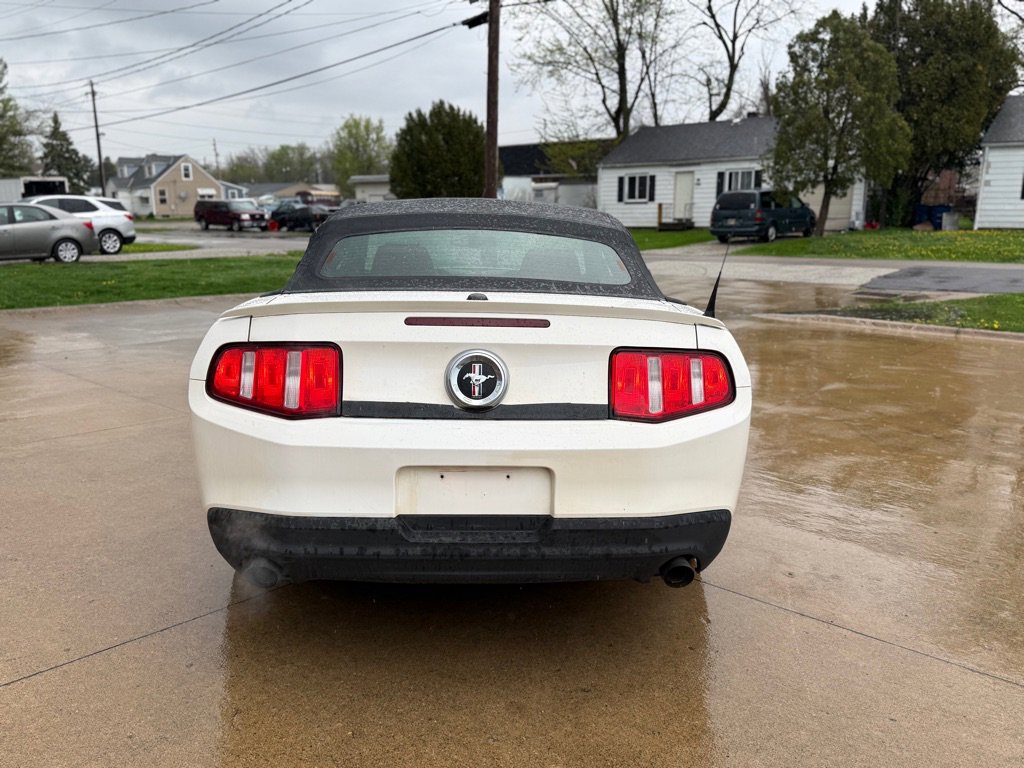 Used 2012 Ford Mustang Premium RWD image 7