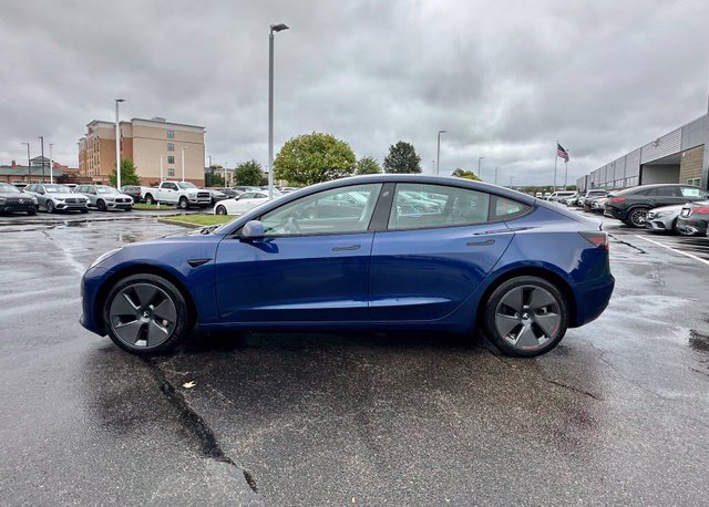 Used 2023 Tesla Model 3 Standard Range RWD image 5