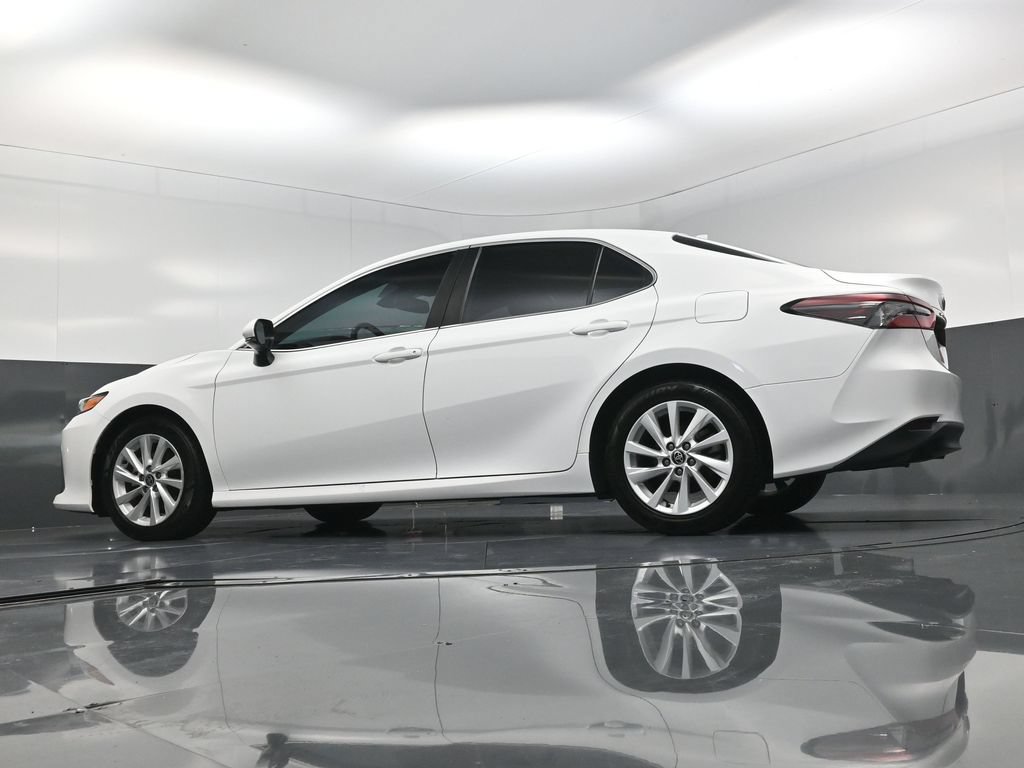 Used 2024 Toyota Camry LE w/ Convenience Package FWD image 18