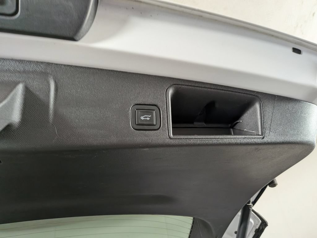 Certified 2024 GMC Terrain SLT AWD/4WD image 15