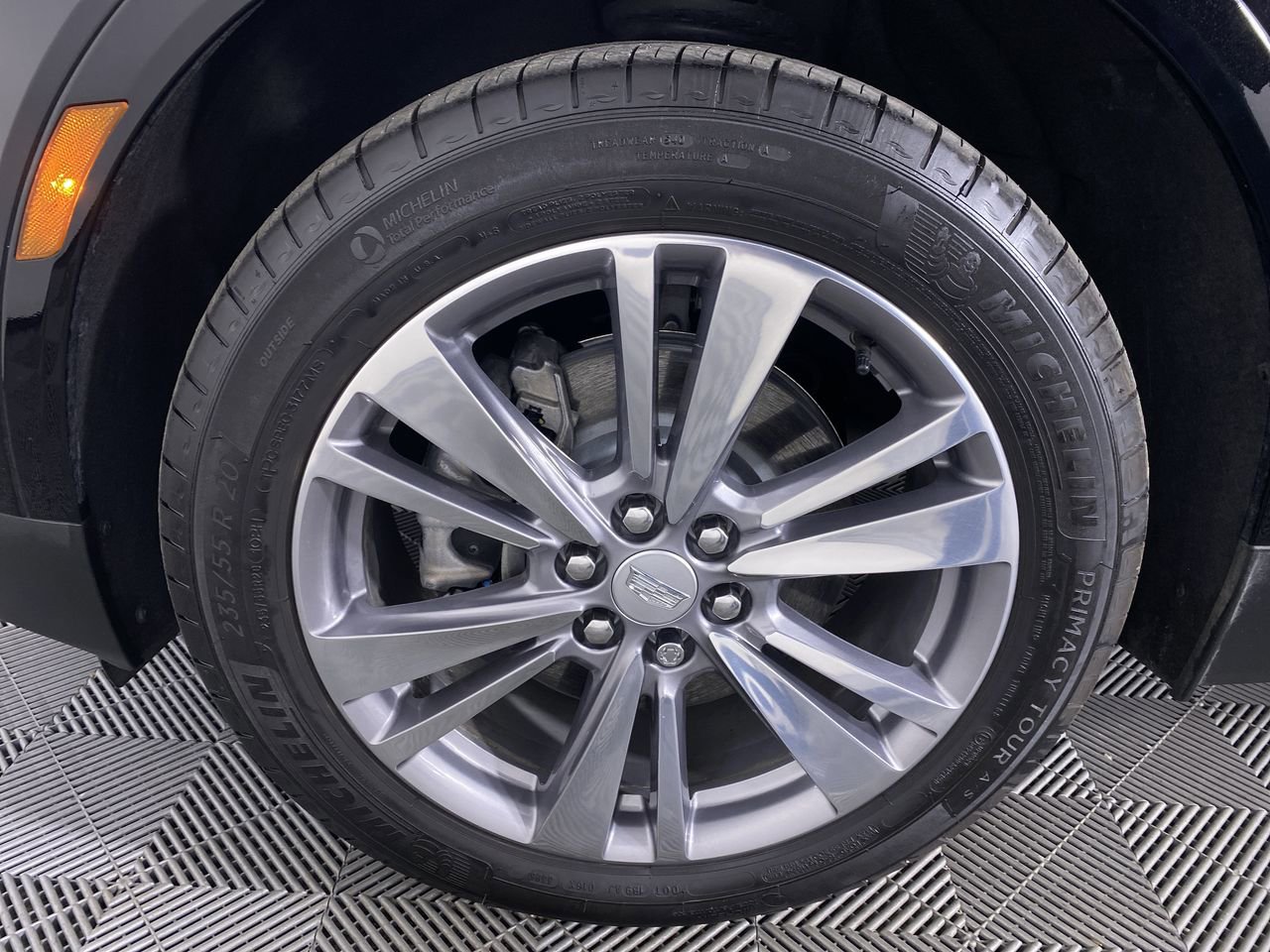 Certified 2025 Cadillac XT5 Premium Luxury FWD image 28