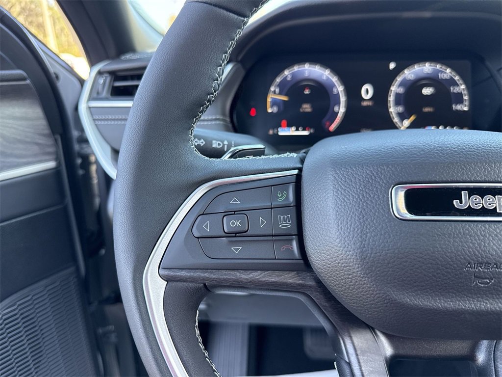 New 2025 Jeep Grand Cherokee L Limited w/ Trailer Tow Package image 15