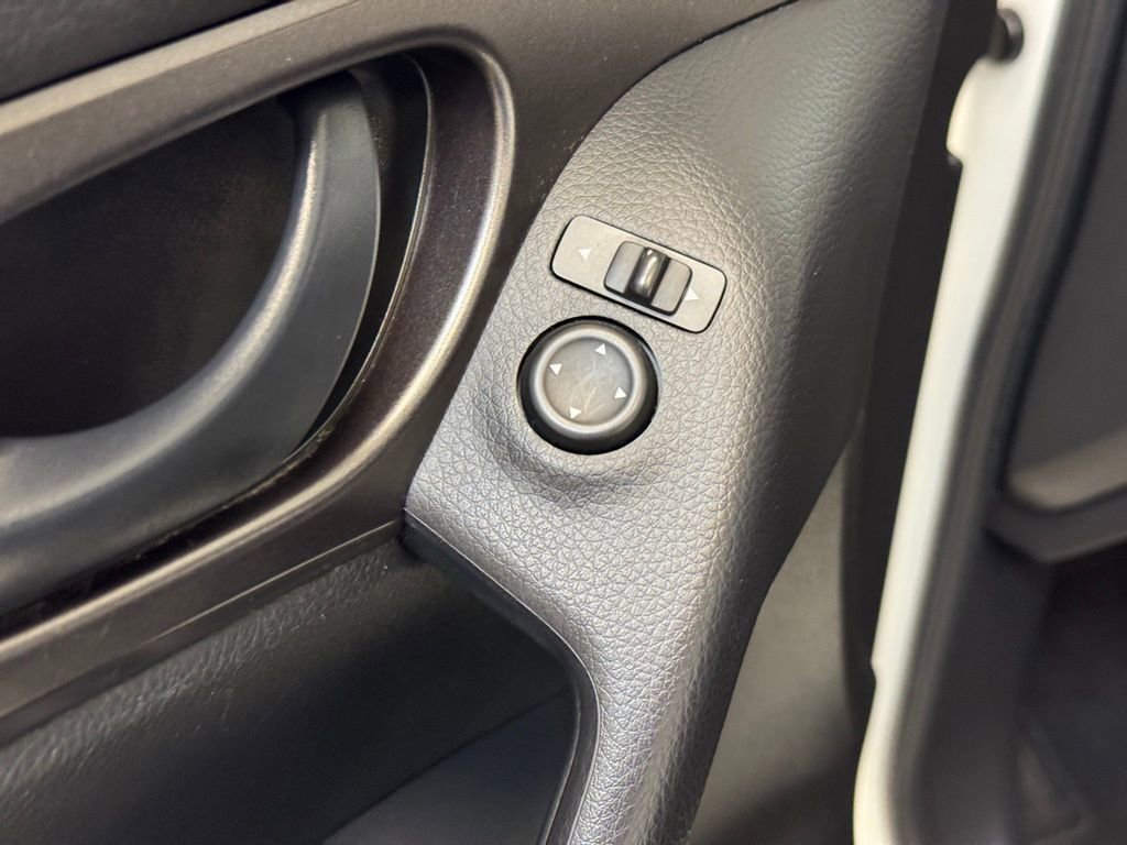 Used 2016 Nissan Rogue S w/ Appearance Package image 9