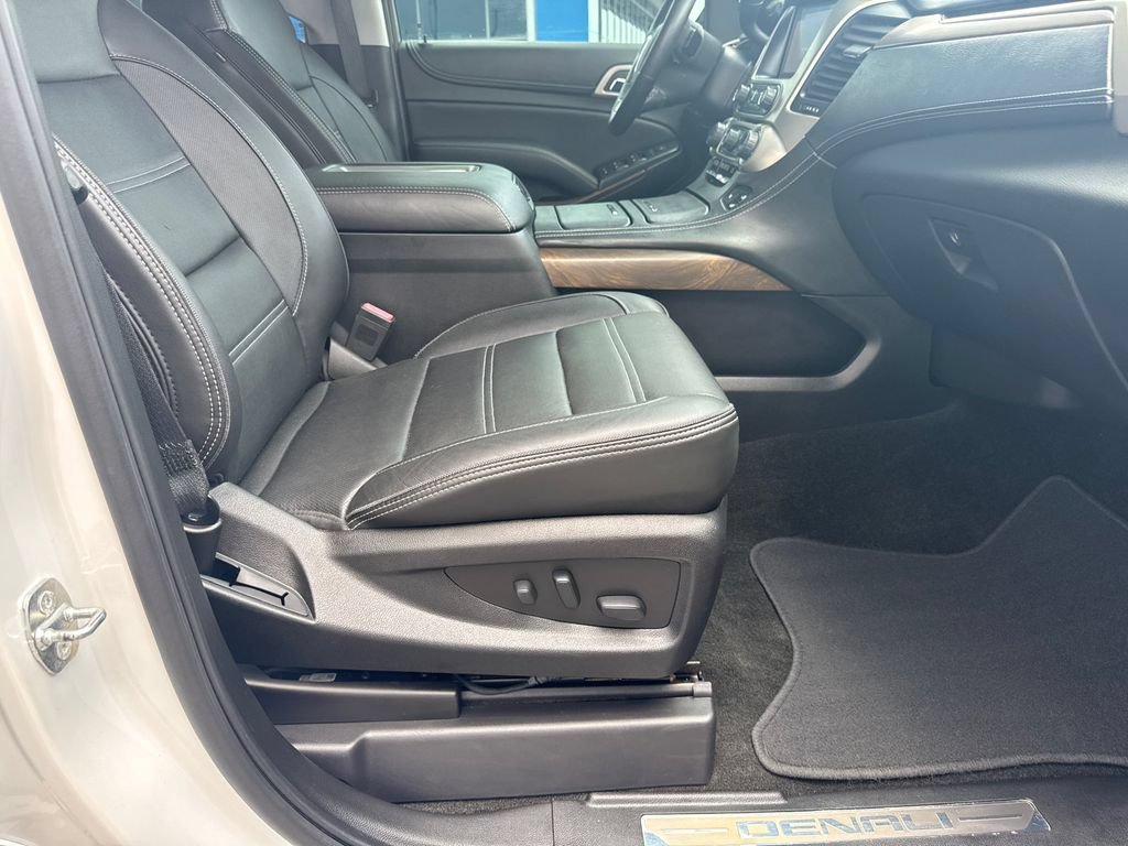 Used 2018 GMC Yukon XL Denali w/ Denali Ultimate Package AWD/4WD image 14