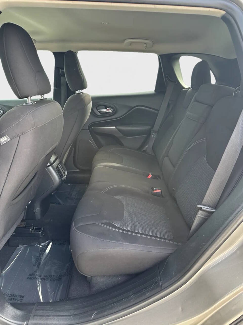 Used 2019 Jeep Cherokee Latitude w/ Popular Appearance Group FWD image 14