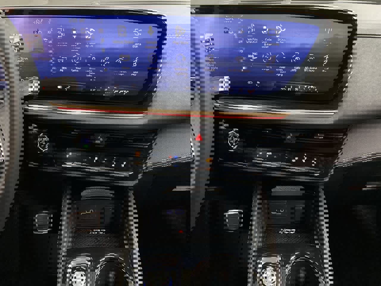 Used 2025 Buick Envision Sport Touring image 23