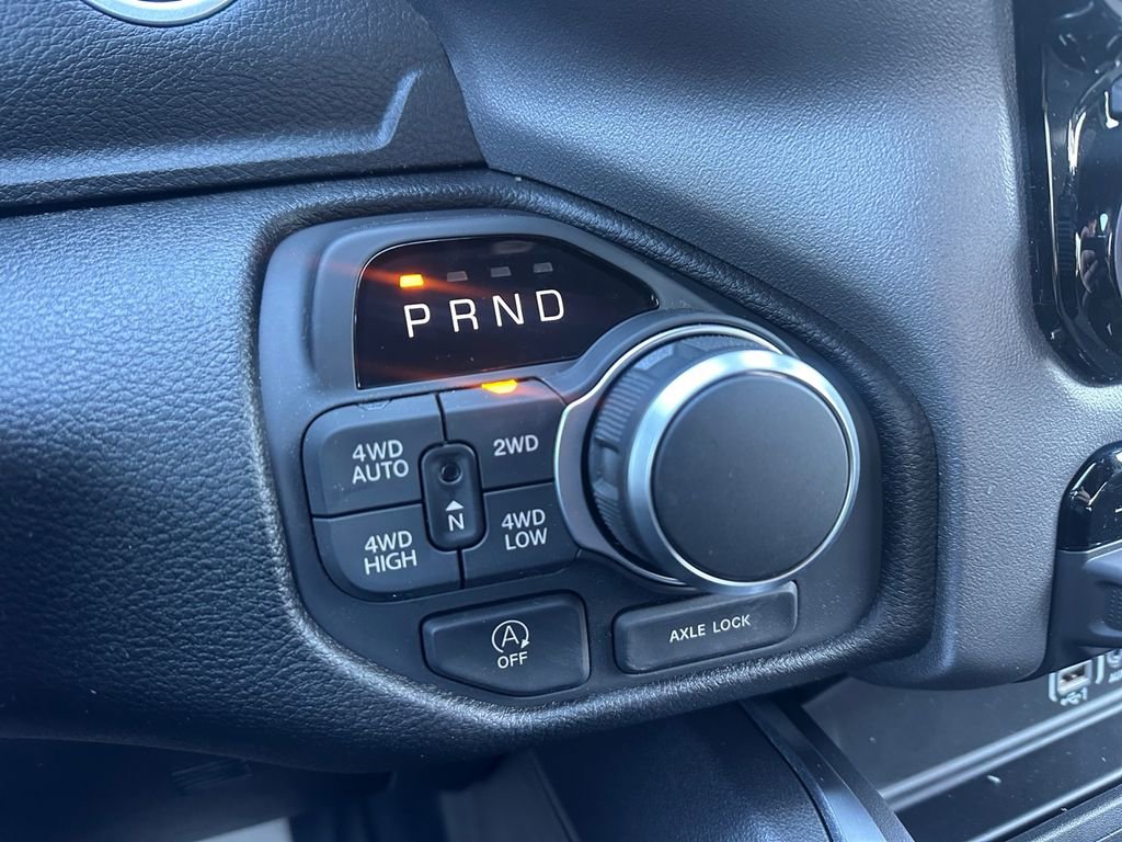 New 2026 RAM 1500 4x4 Crew Cab image 31