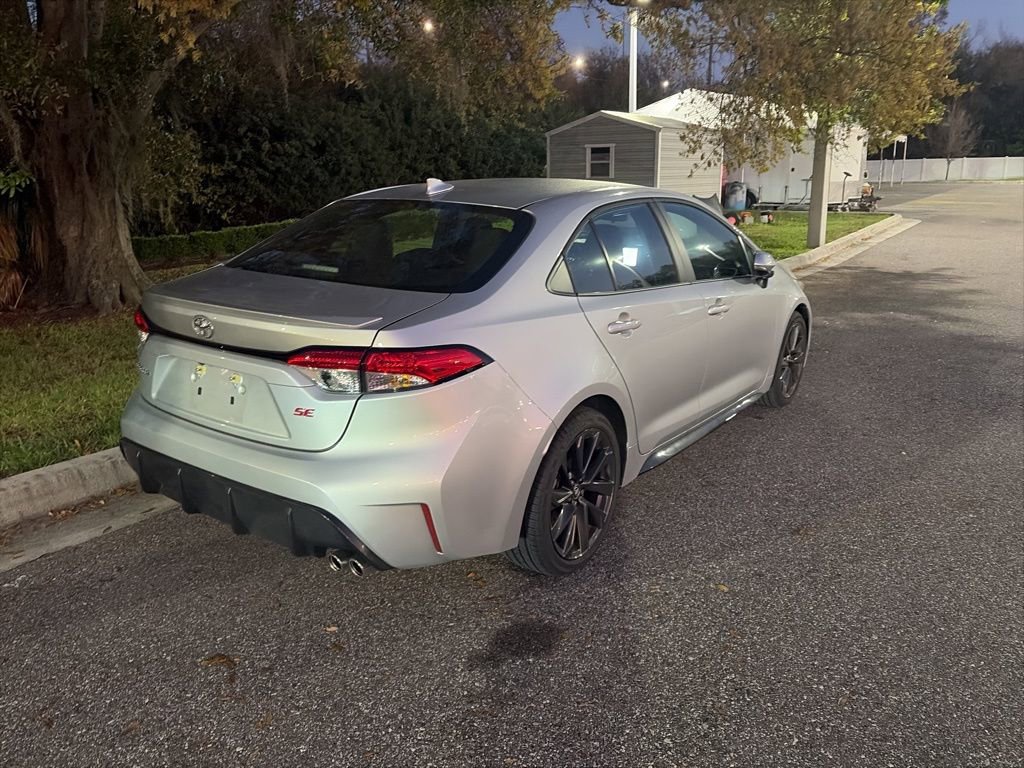 Certified 2025 Toyota Corolla SE image 3