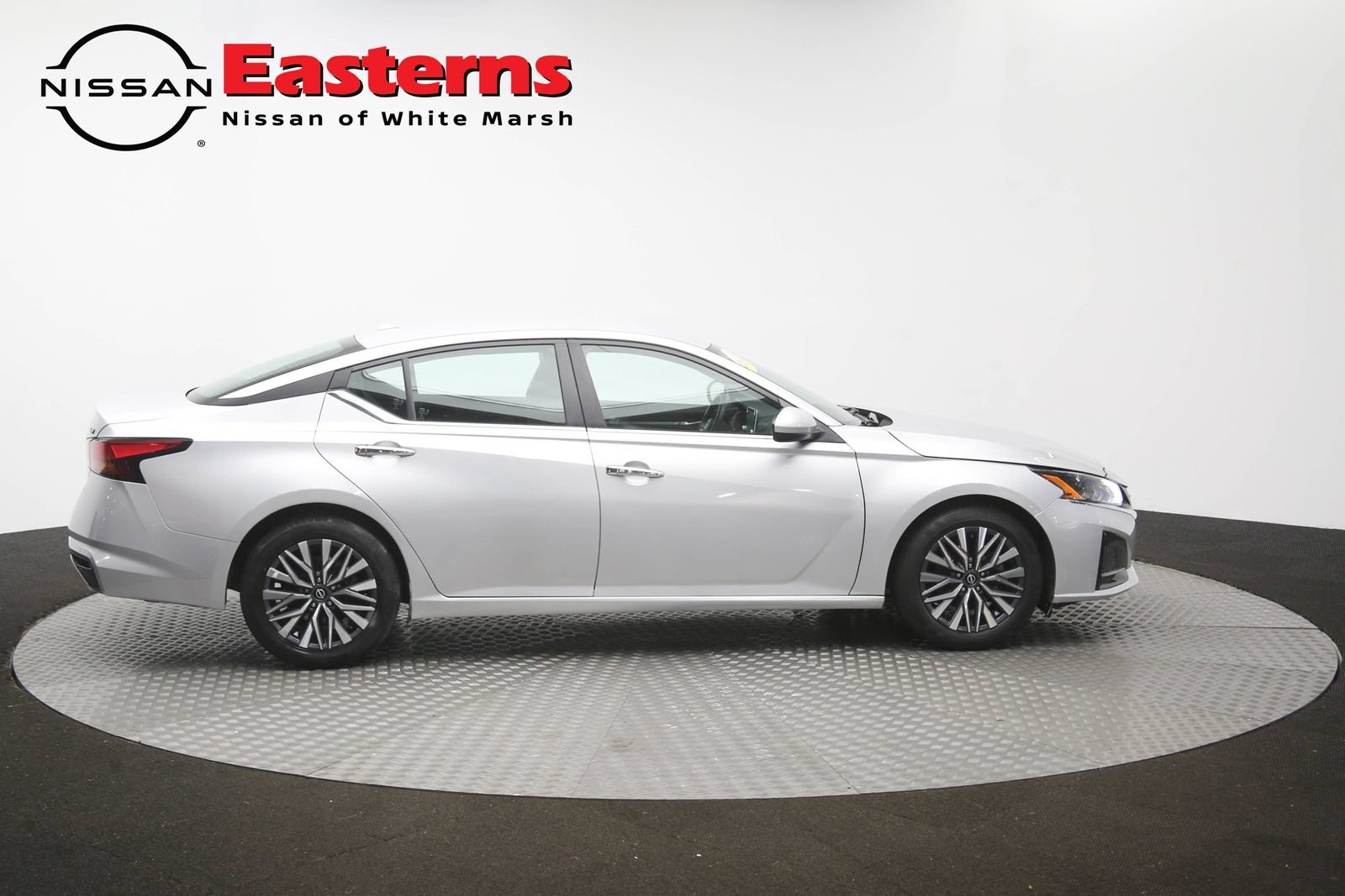Used 2023 Nissan Altima 2.5 SV FWD image 43