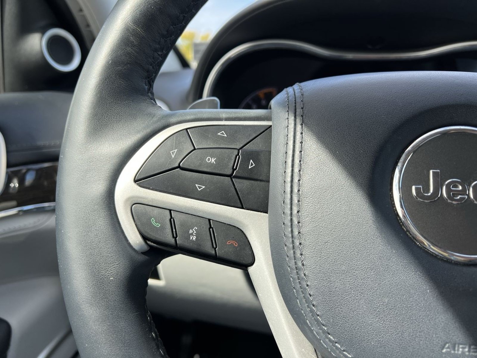 Used 2018 Jeep Grand Cherokee Summit AWD/4WD image 29
