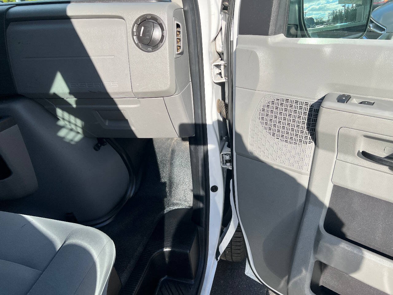 Used 2013 Ford E-250 and Econoline 250 w/ Commercial Cargo Van Pkg RWD image 26