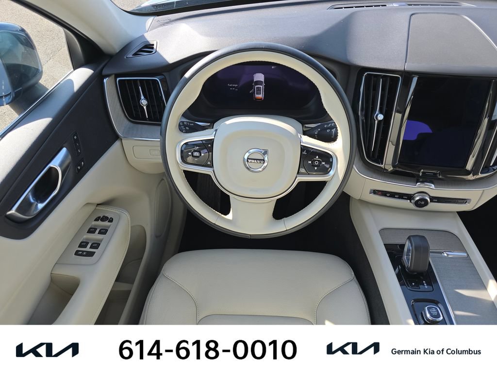 Used 2023 Volvo XC60 B5 Plus AWD/4WD image 16