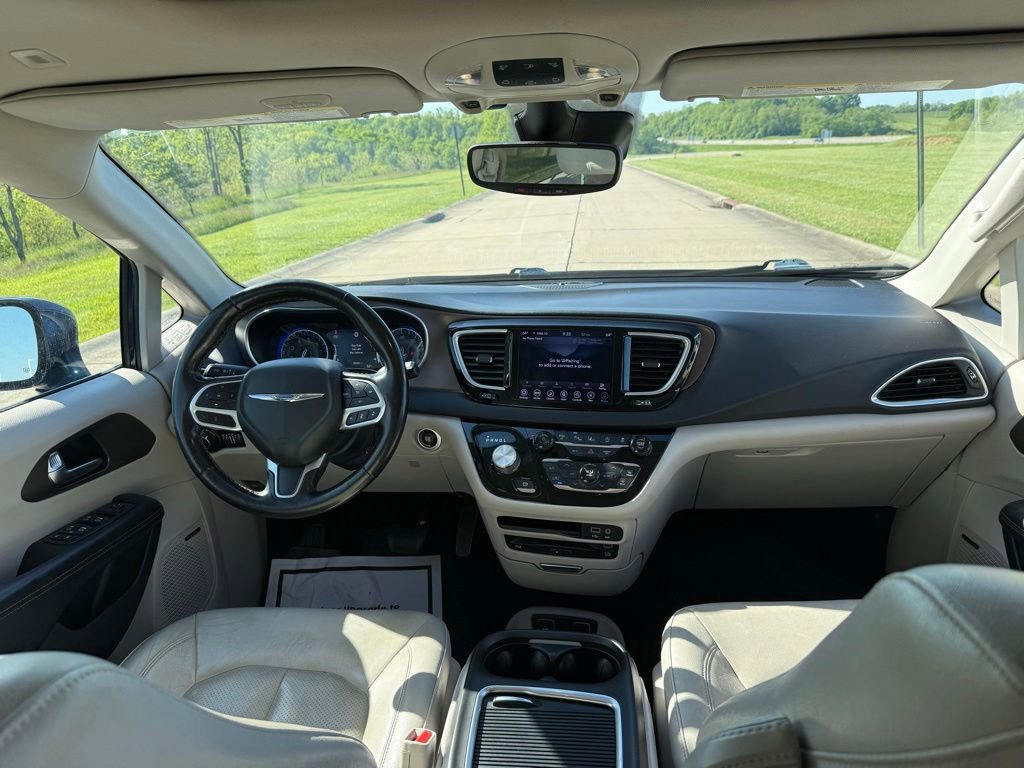 Used 2019 Chrysler Pacifica Touring-L Plus w/ Advanced Safetytec Group FWD image 16