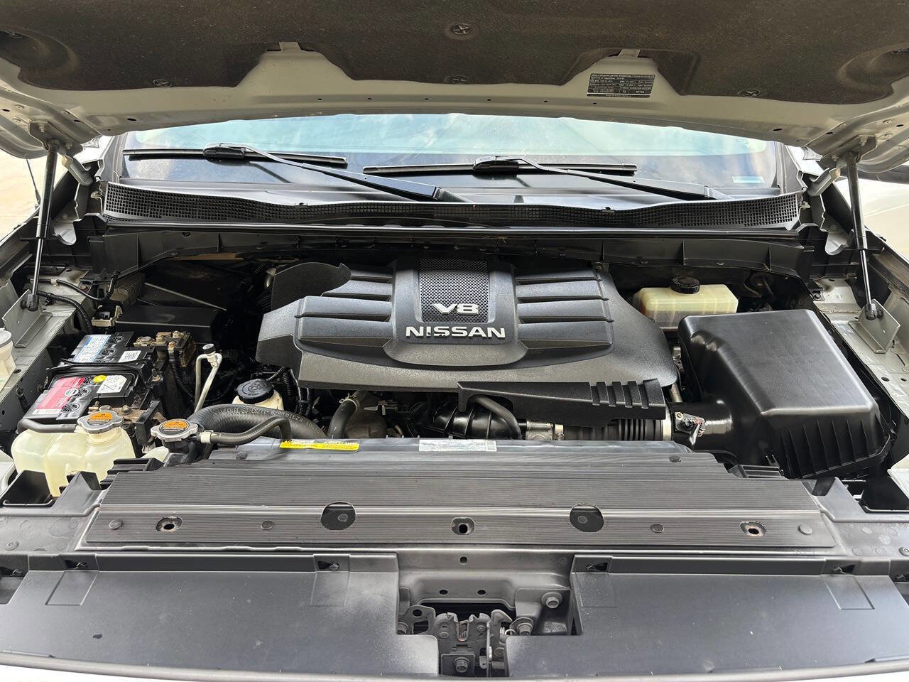 Used 2018 Nissan Titan PRO-4X AWD/4WD image 41