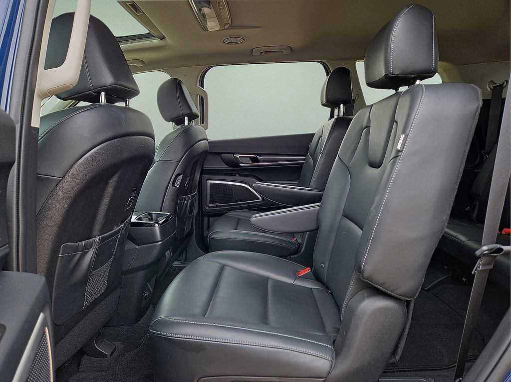 Used 2025 Kia Telluride S image 16