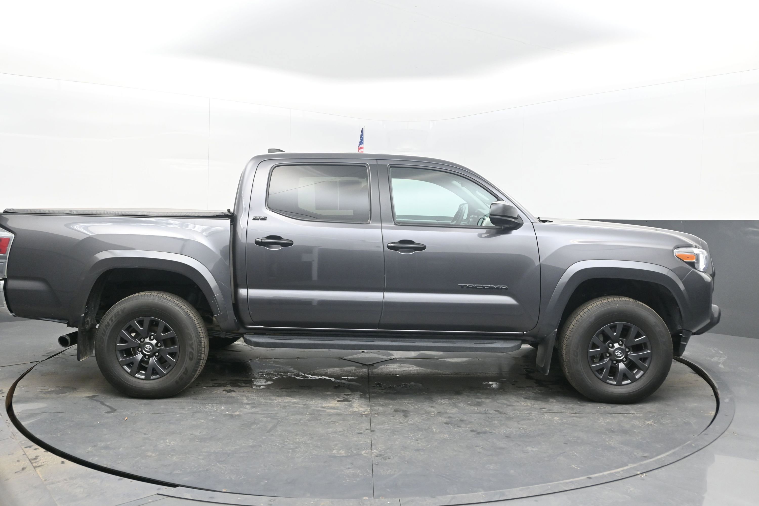 Used 2022 Toyota Tacoma SR5 w/ SR5 Appearance Package (SM) image 8