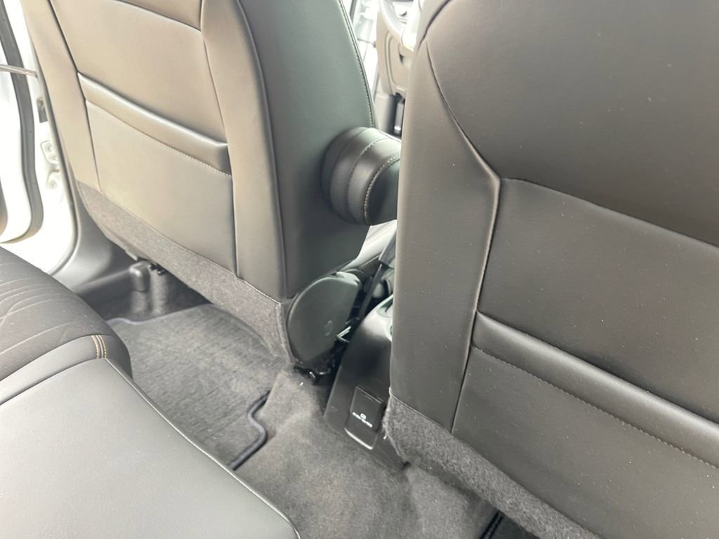 Used 2022 Chevrolet Trax LT w/ LT Convenience Package image 19