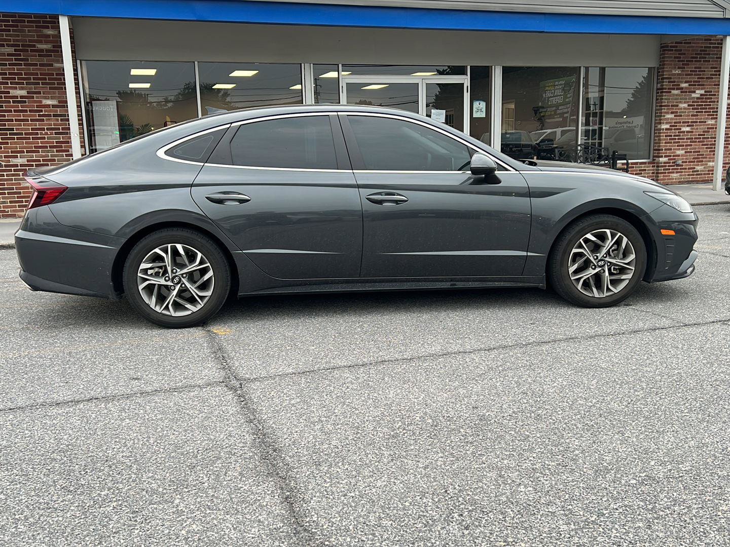 Certified 2022 Hyundai Sonata SEL w/ Convenience Package FWD image 5