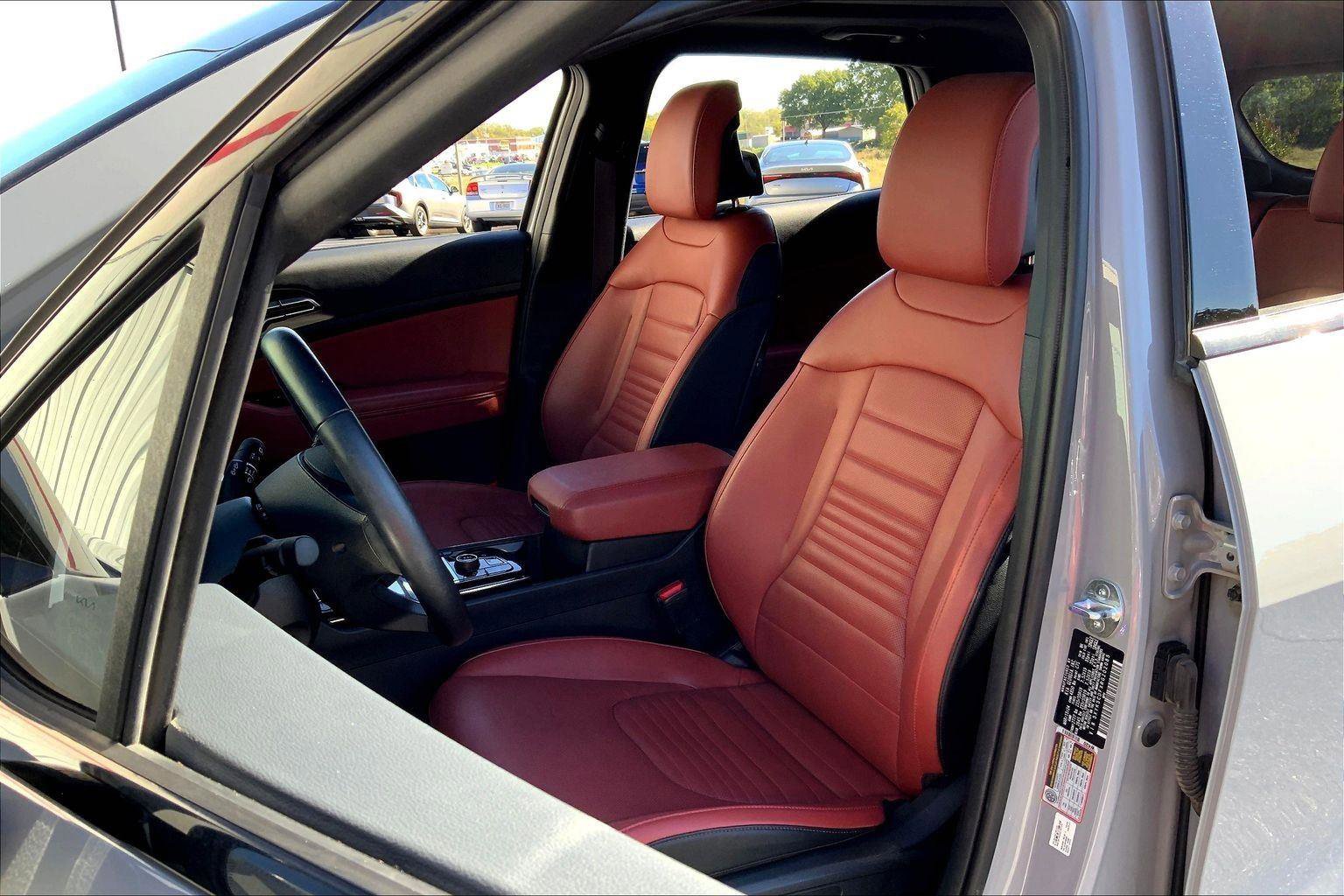 Used 2024 Kia Sportage SX image 23