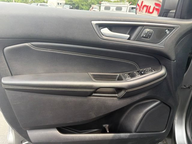 Used 2022 Ford Edge Titanium AWD/4WD image 10
