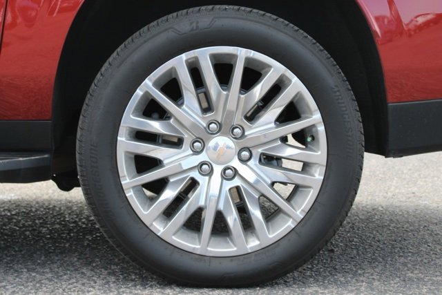 Used 2025 Chevrolet Suburban Premier image 12
