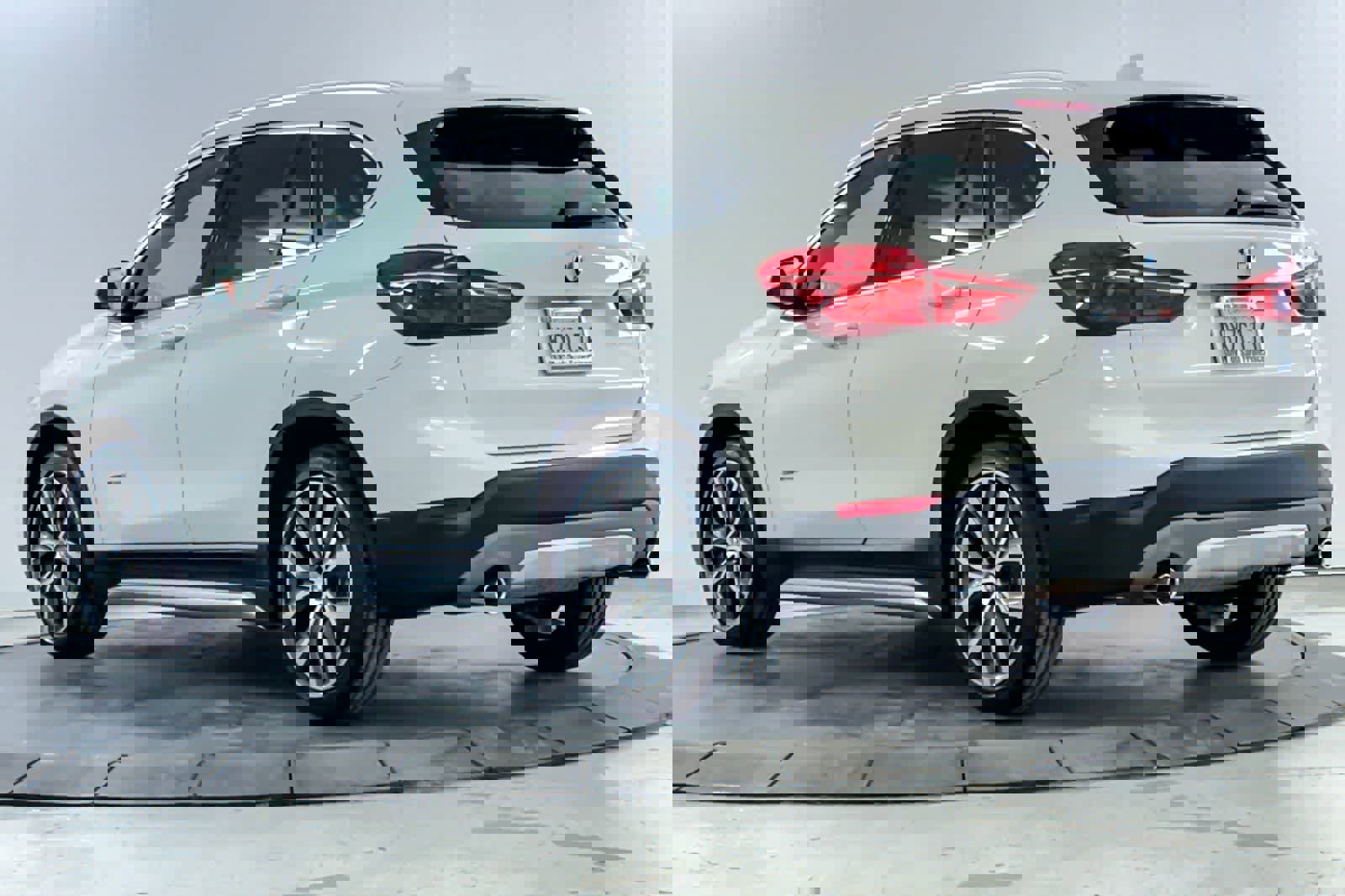 Used 2018 BMW X1 sDrive28i image 6