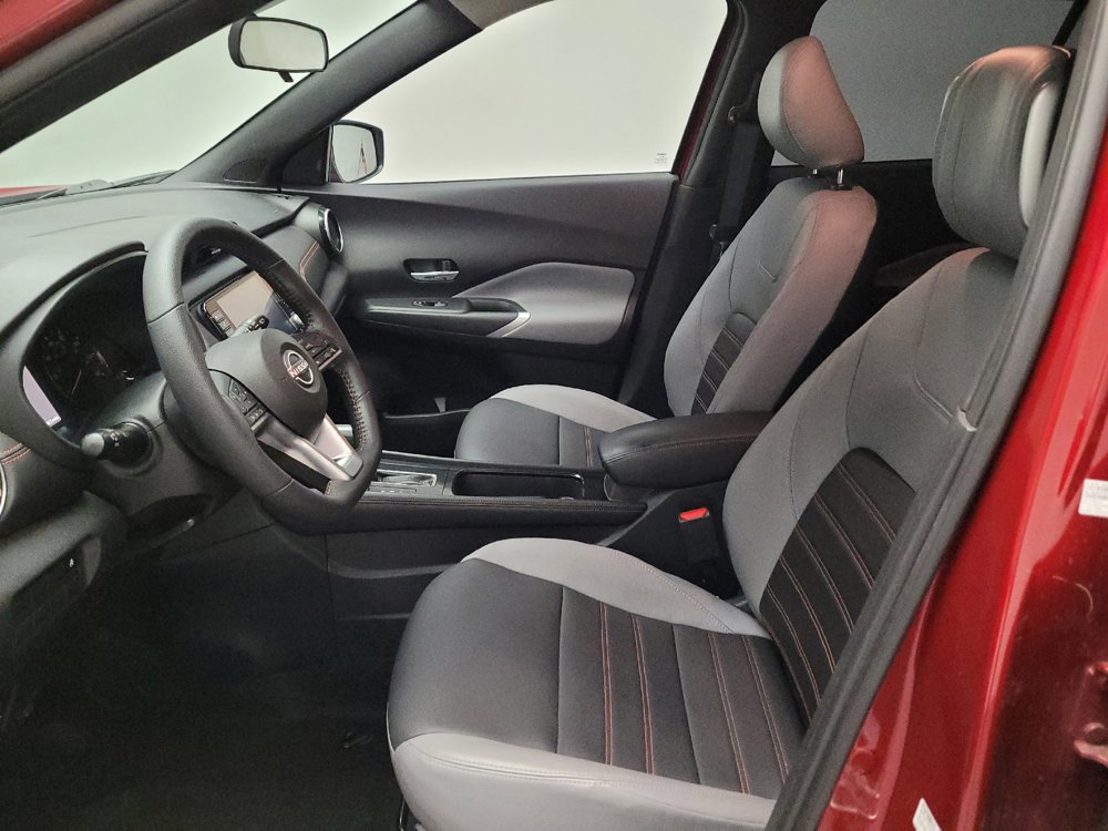 Used 2024 Nissan Kicks SR w/ SR Premium Package FWD image 17