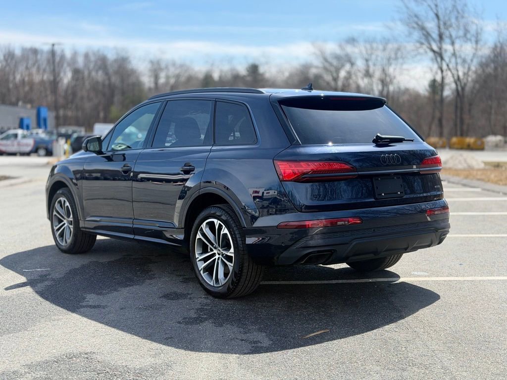 Certified 2025 Audi Q7 2.0T Premium w/ Convenience Plus Package image 4