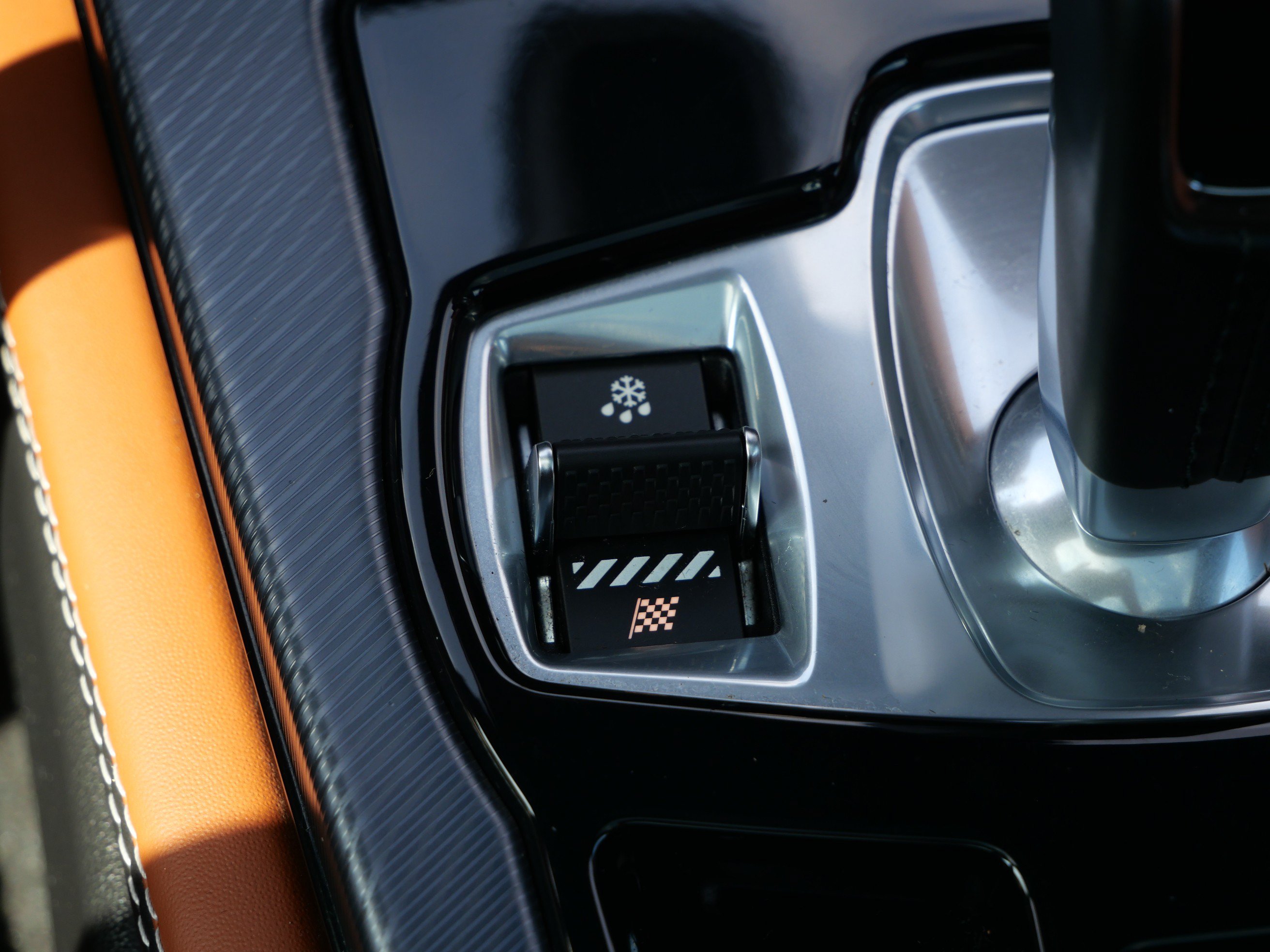 Certified 2023 Jaguar F-TYPE R-Dynamic AWD/4WD image 21