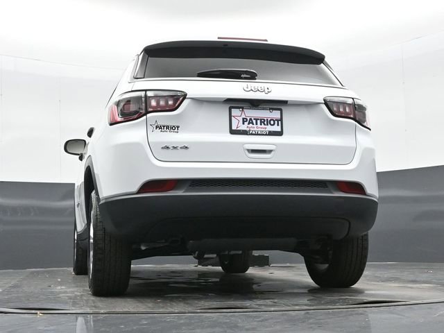 Used 2025 Jeep Compass Sport image 37