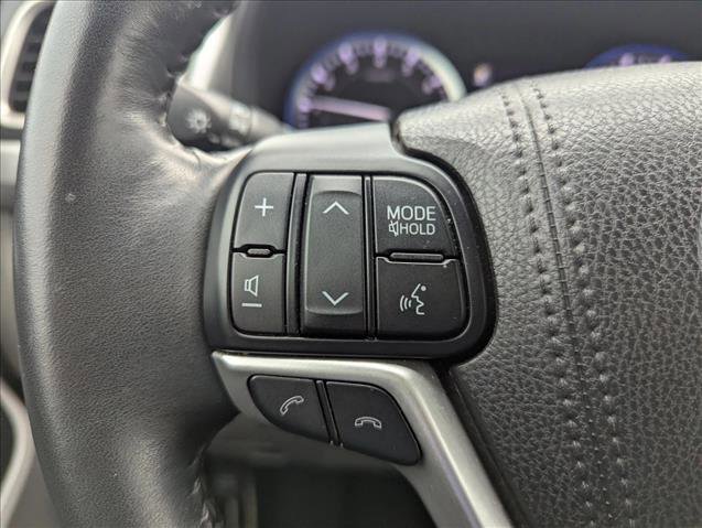 Used 2018 Toyota Highlander XLE FWD image 12