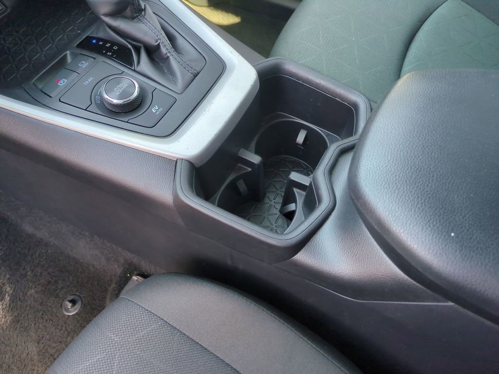 Used 2025 Toyota RAV4 XLE AWD/4WD image 24