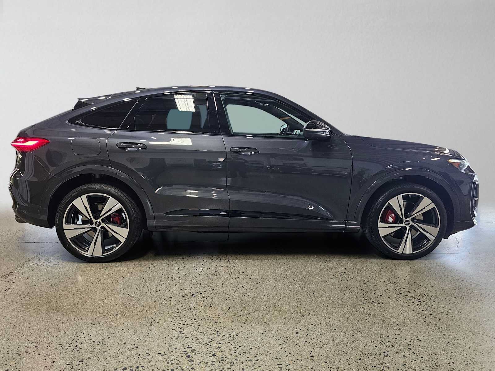 New 2026 Audi SQ5 Prestige AWD/4WD image 2