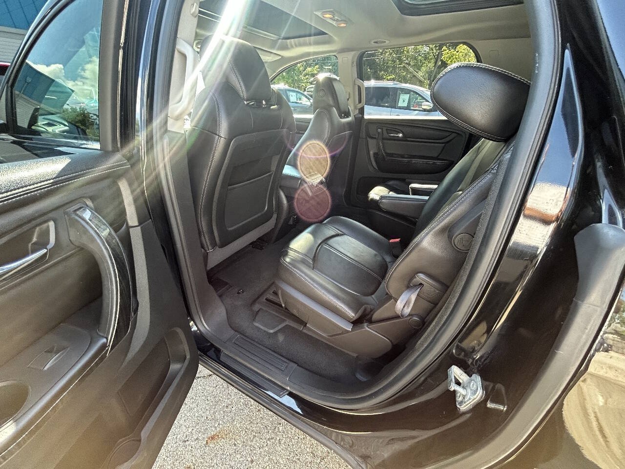 Used 2016 GMC Acadia SLT w/ Premium Edition FWD image 7