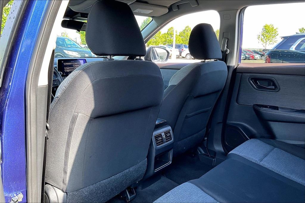 Used 2022 Nissan Rogue S AWD/4WD image 30