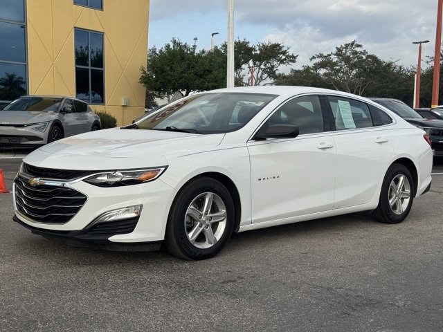 Used 2023 Chevrolet Malibu LS image 2