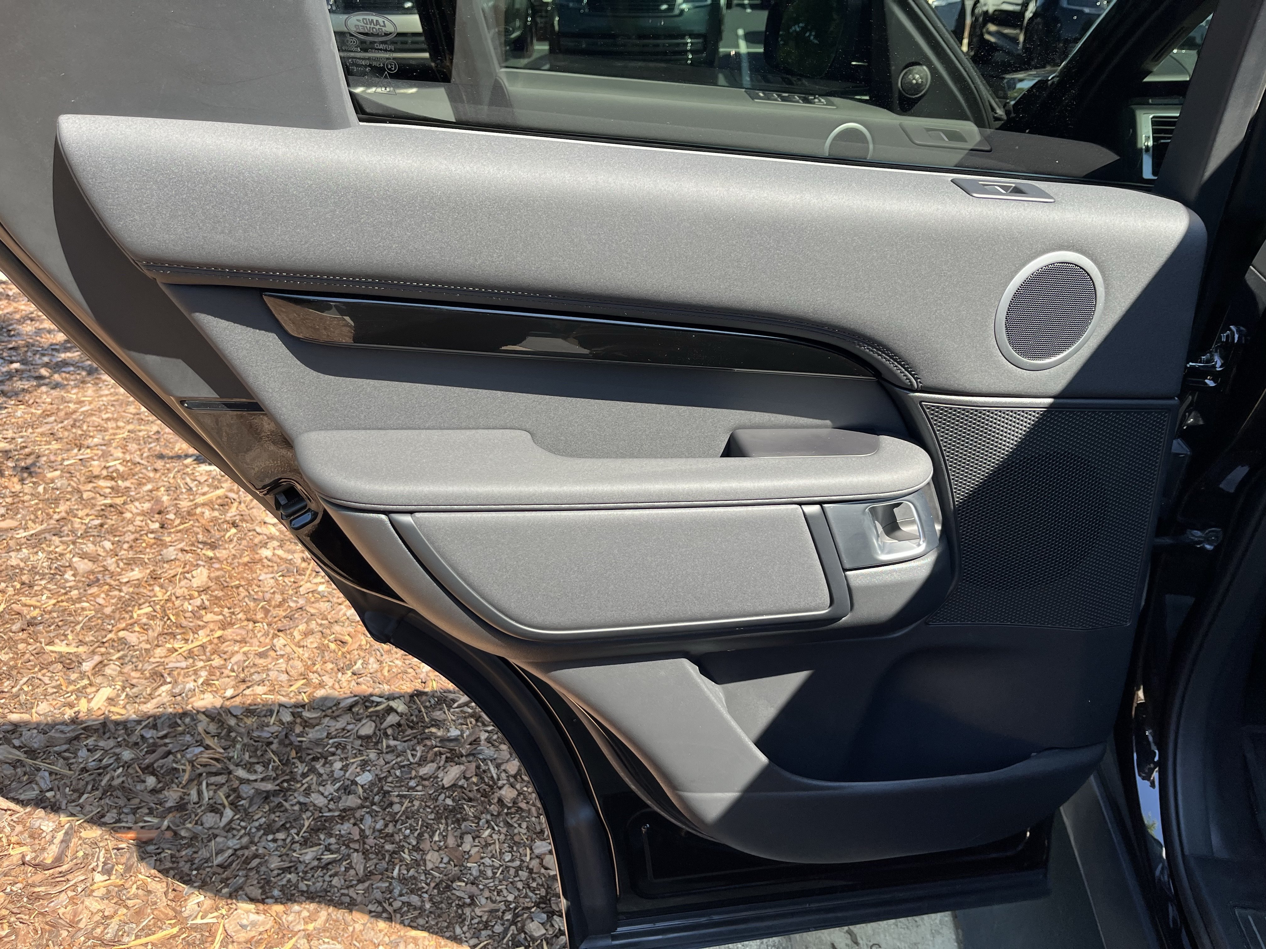 Certified 2024 Land Rover Discovery S AWD/4WD image 31
