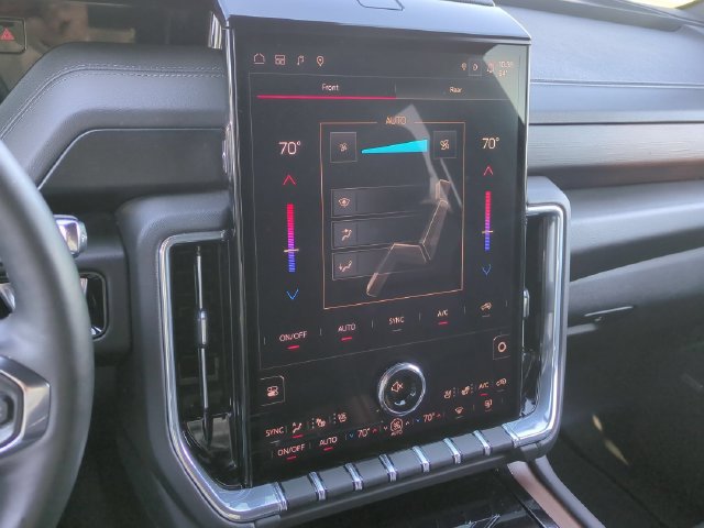 Certified 2025 GMC Yukon Denali AWD/4WD image 24